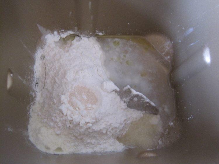 烧烤风味花边披萨步骤1