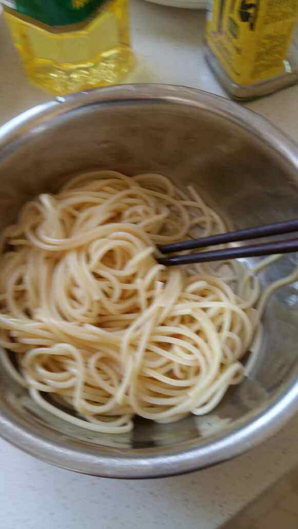 黑胡椒海鲜培根意面步骤4