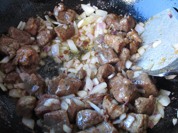 法式黑椒牛肉披萨步骤11