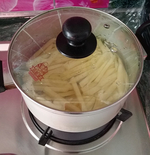 油炸薯条步骤4