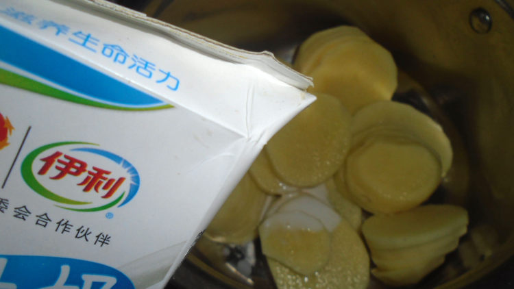 迷迭香芝士焗土豆步骤3