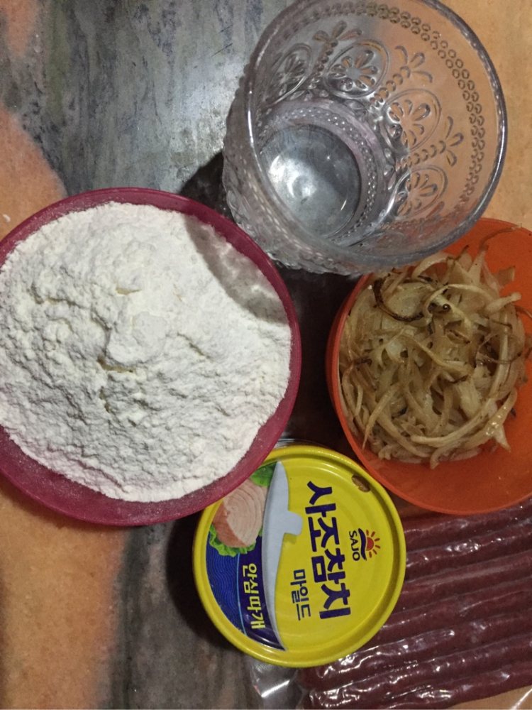 美豆儿金枪鱼披萨步骤1