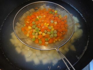 土豆培根浓汤步骤2