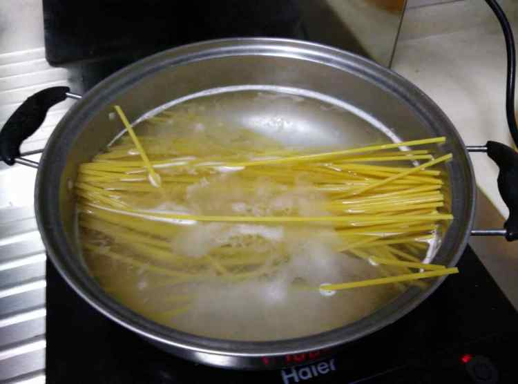 青酱意大利面步骤1