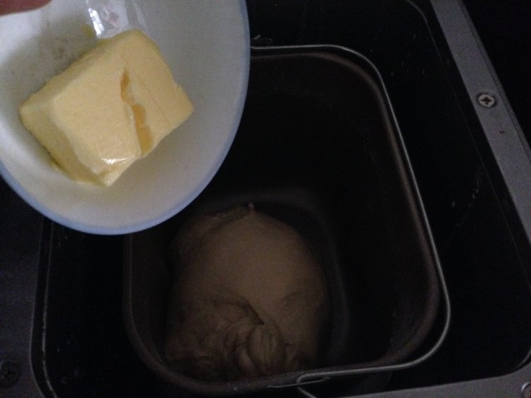 肉饼鸡蛋生菜汉堡步骤2