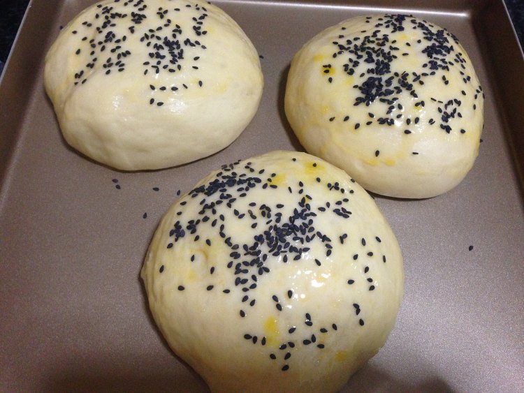 肉饼鸡蛋生菜汉堡步骤5