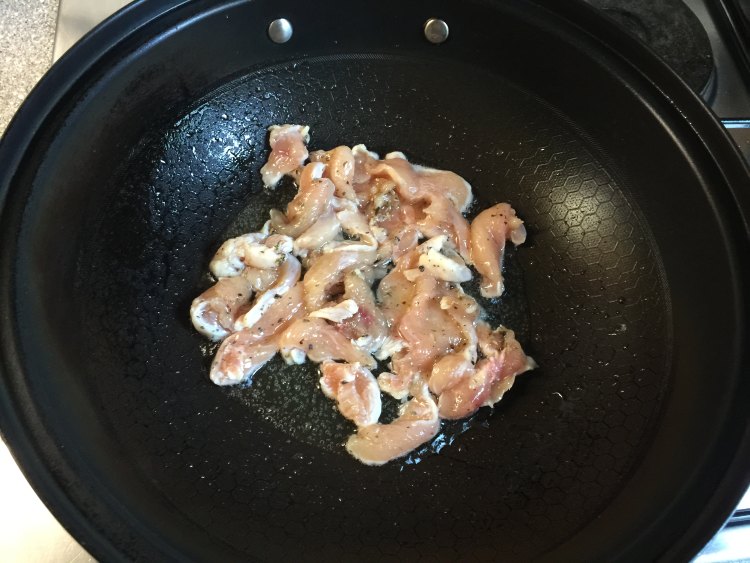 香辣鸡肉意大利面步骤2