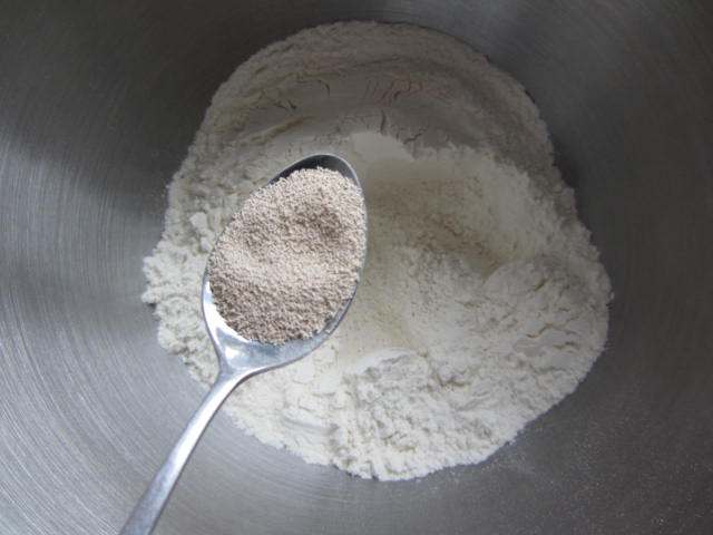 牛肉薄底披萨步骤2