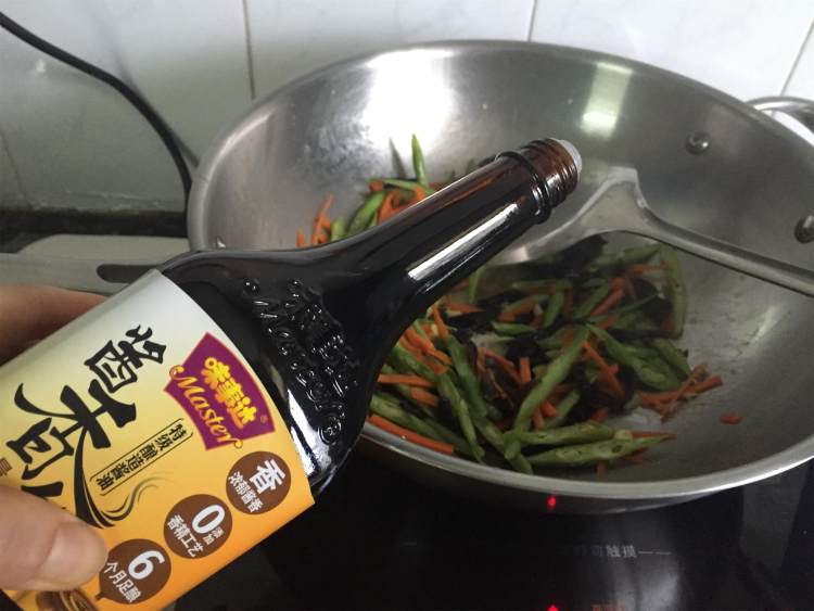 【手工美食】鸡丝时蔬步骤6
