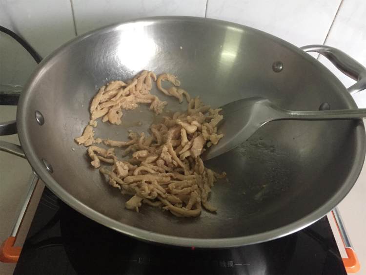 【手工美食】鸡丝时蔬步骤4