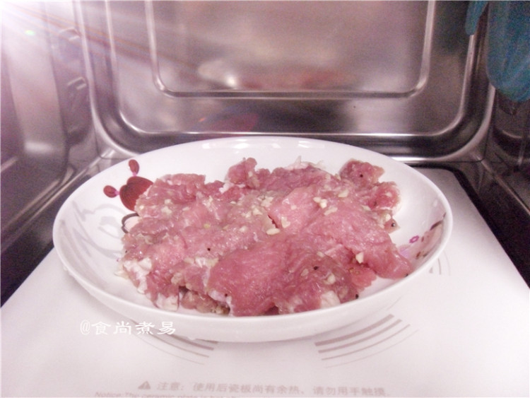 【手工美食】蒜香炸猪步骤7