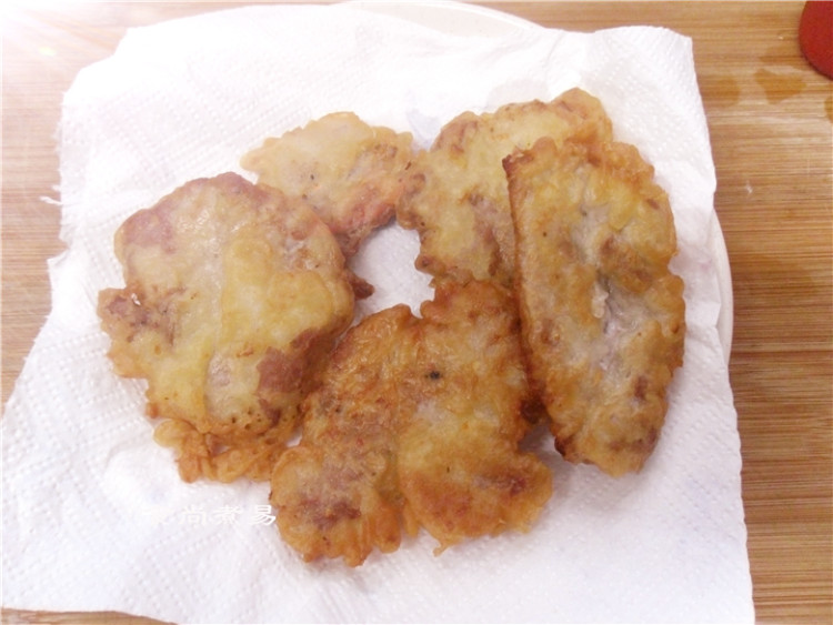 【手工美食】蒜香炸猪步骤11