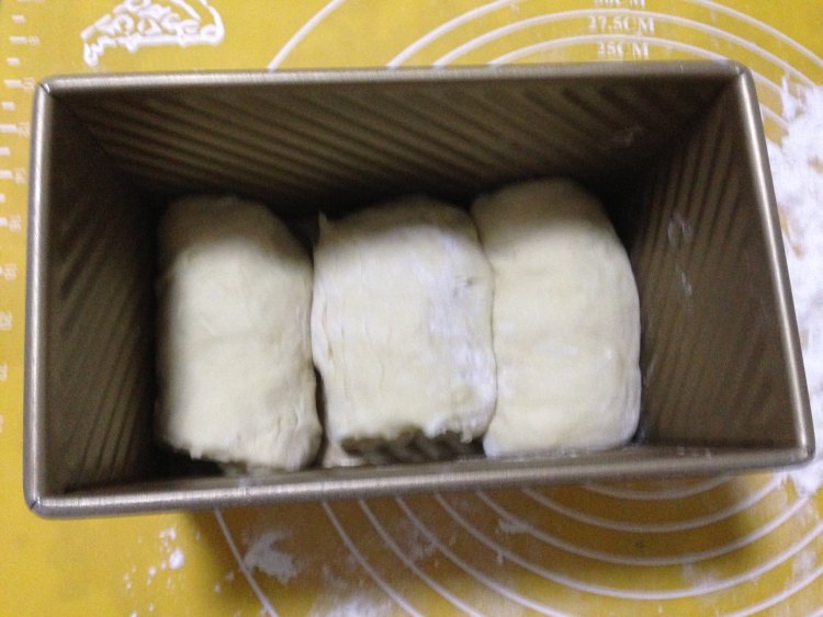 【手工美食】奶香土司步骤6