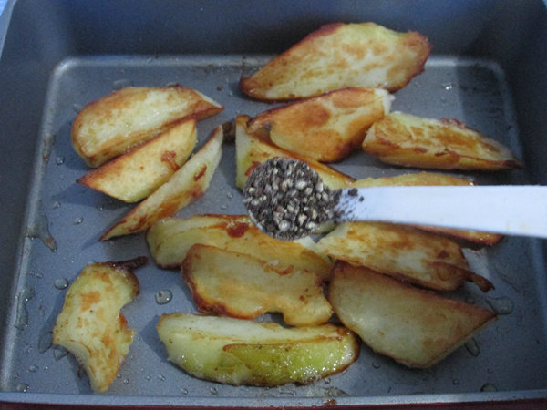 香煎黑椒土豆步骤6