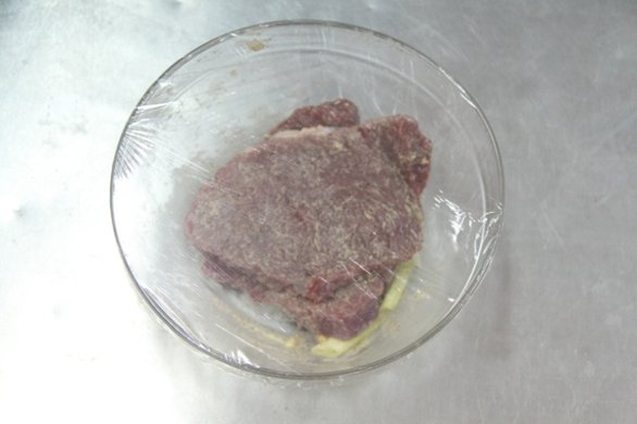 红酒烤牛排步骤2