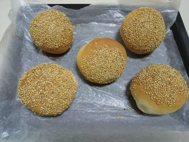 鸡蛋火腿汉堡步骤8