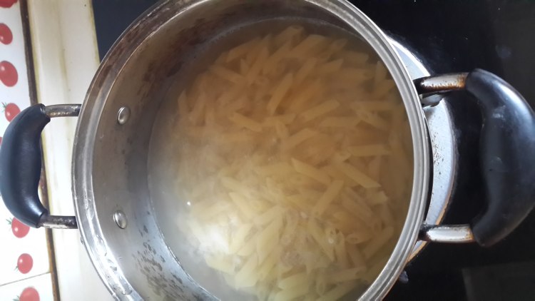 肉丸焗意面步骤1