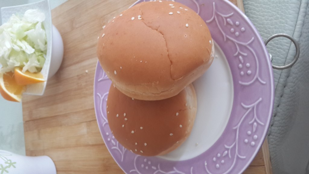 肯德基劲脆鸡腿堡步骤1