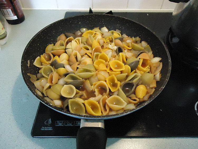 Vegemite煮五色贝壳粉步骤12