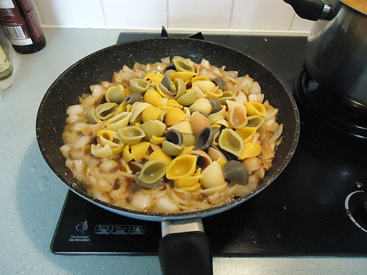 Vegemite煮五色贝壳粉步骤11