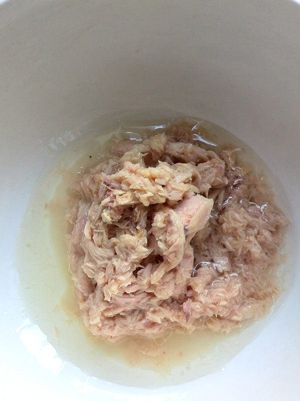 金枪鱼酸黄瓜沙拉步骤3