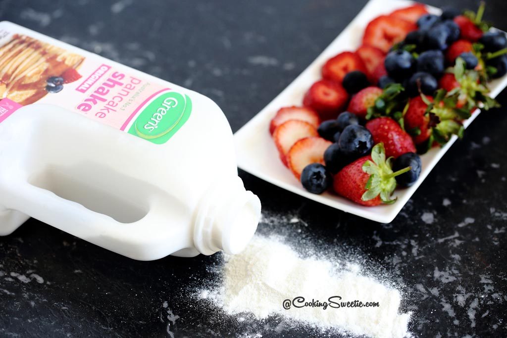 草莓酸奶PANCAKE步骤1