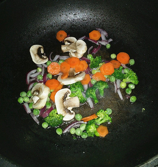 芝士火腿虾仁焗饭步骤5