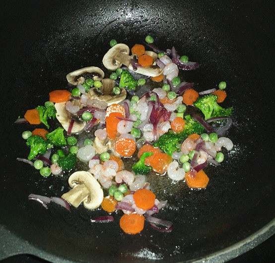 芝士火腿虾仁焗饭步骤7