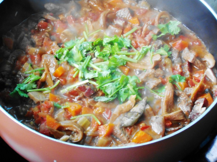 菌菇炖牛肉步骤16