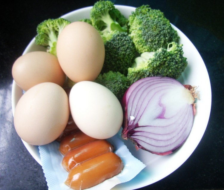西兰花香肠煎蛋饼步骤1