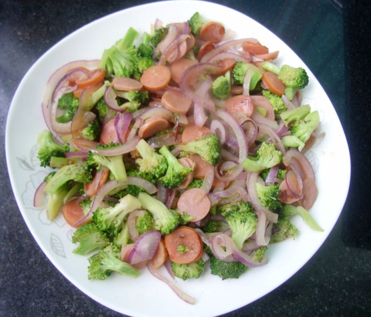 西兰花香肠煎蛋饼步骤7