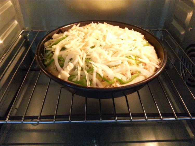 虾仁玉米蔬菜披萨步骤29