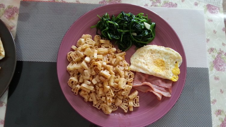鸡蛋菠菜培根意面步骤8