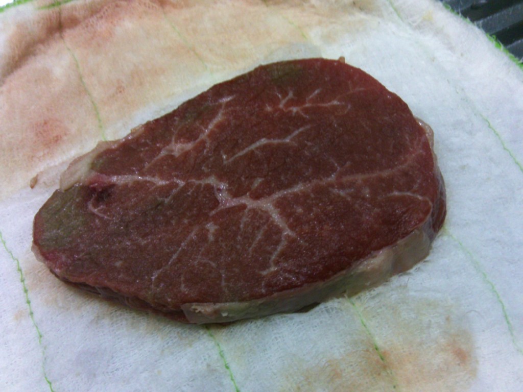 谷饲肉眼牛扒步骤6