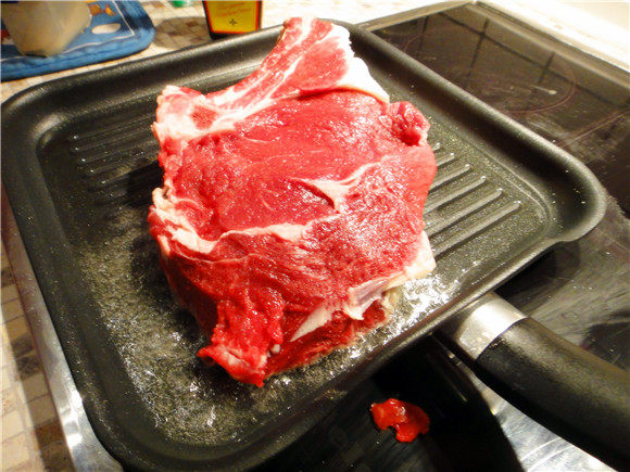 香煎牛排骨肉步骤3