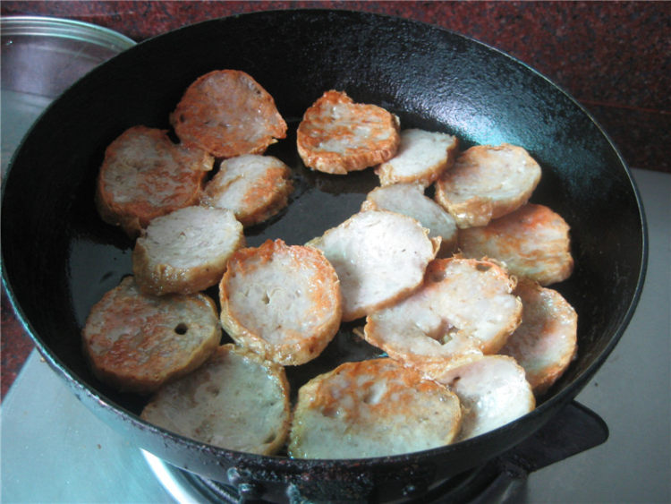 肉饼蒜香番茄意面步骤8