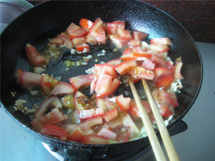 肉饼蒜香番茄意面步骤11