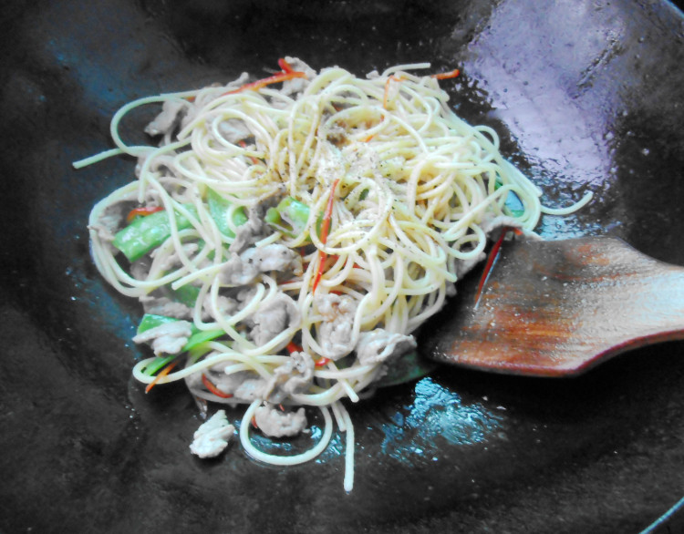 黑椒牛肉炒意面步骤8