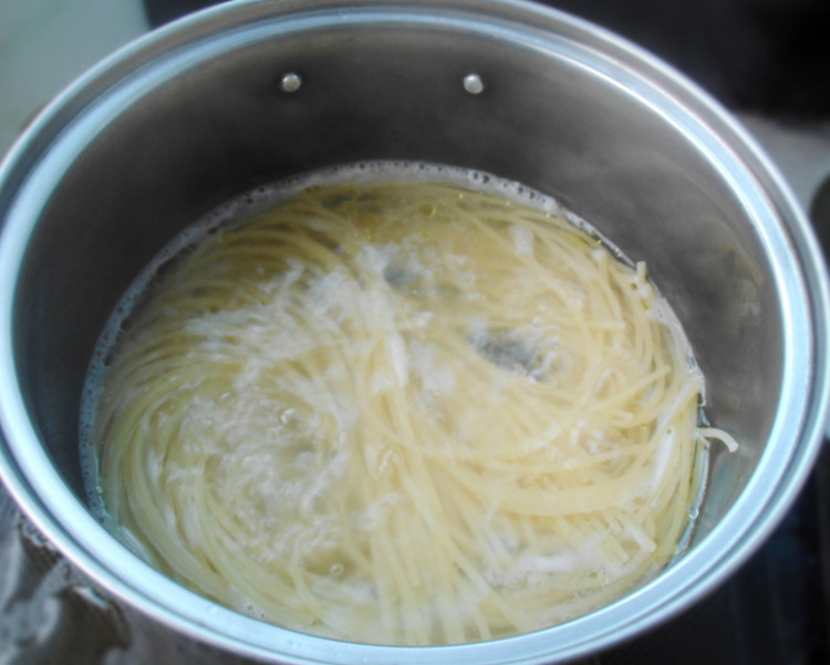 番茄鲜虾意大利面步骤4