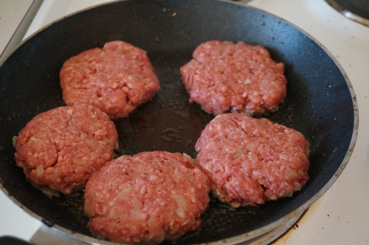 手工牛肉汉堡步骤8