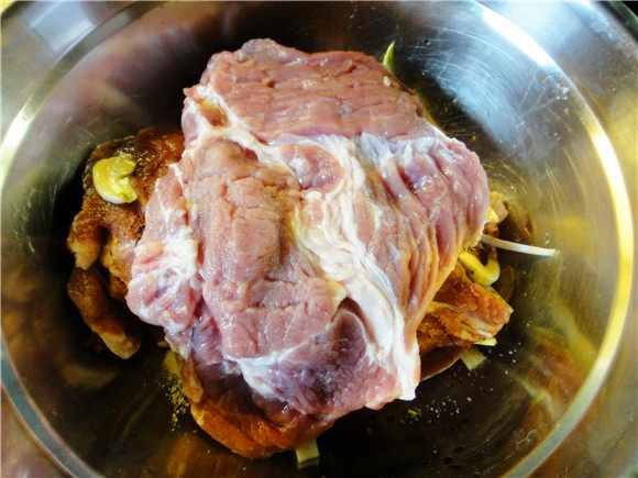 香煎猪颈肉步骤6