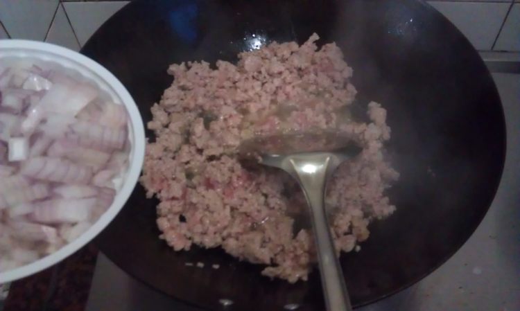 芝士肉酱焗意粉步骤2