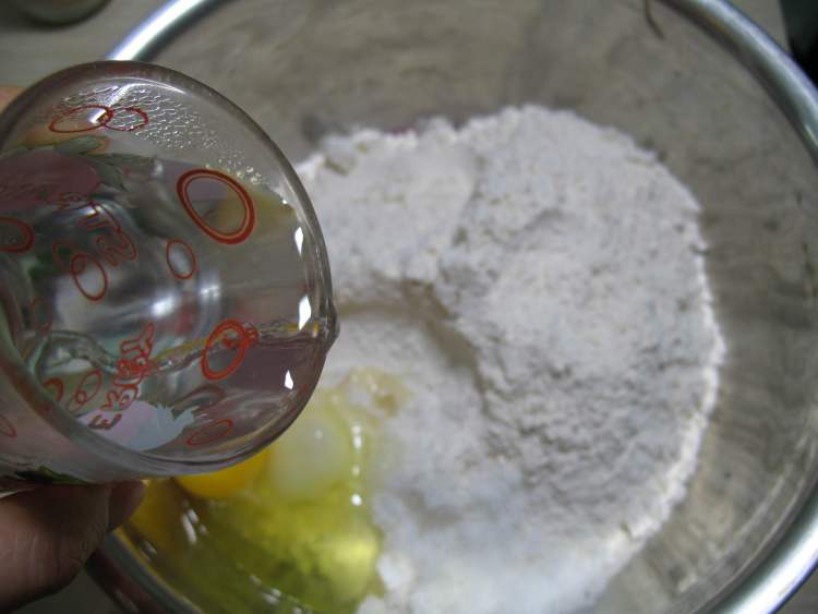 鲜虾菠萝披萨步骤6