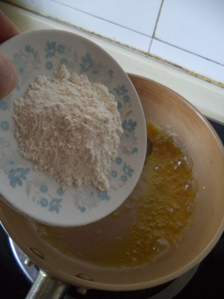 奶油鸡肉蘑菇浓汤步骤8