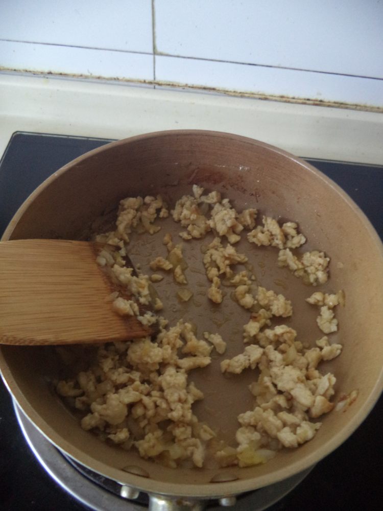 奶油鸡肉蘑菇浓汤步骤6