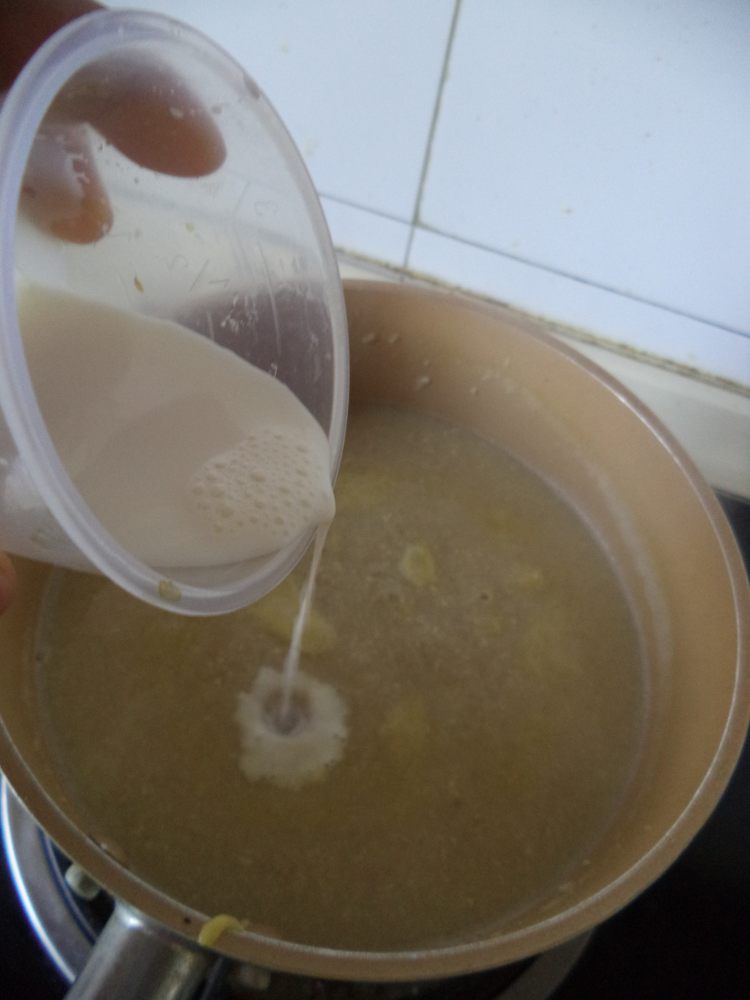 奶油鸡肉蘑菇浓汤步骤19