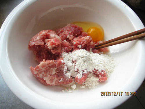 自制汉堡肉排步骤2