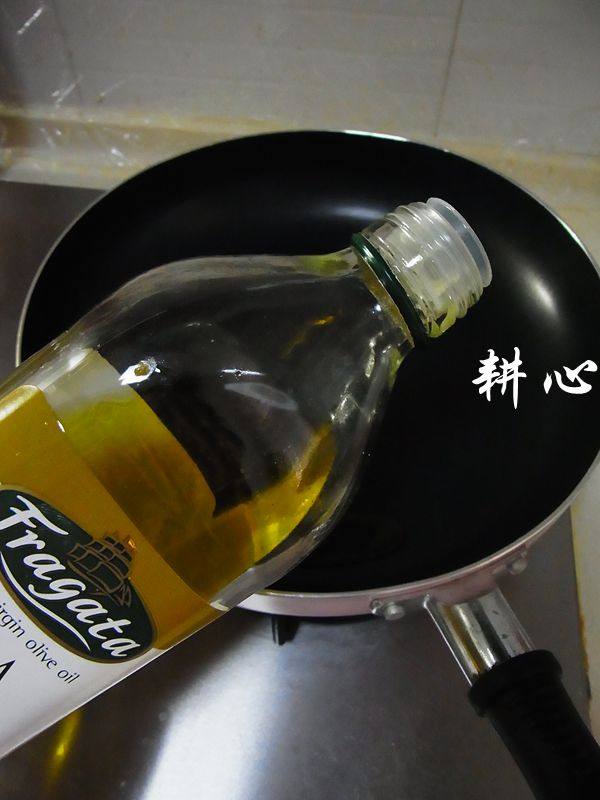 芝士黑橄榄炒通心粉步骤7