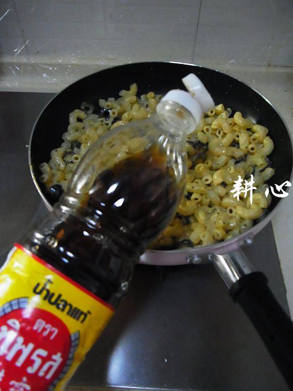 芝士黑橄榄炒通心粉步骤13