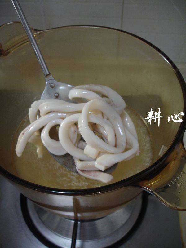 鱿鱼圈番茄酱意粉步骤6